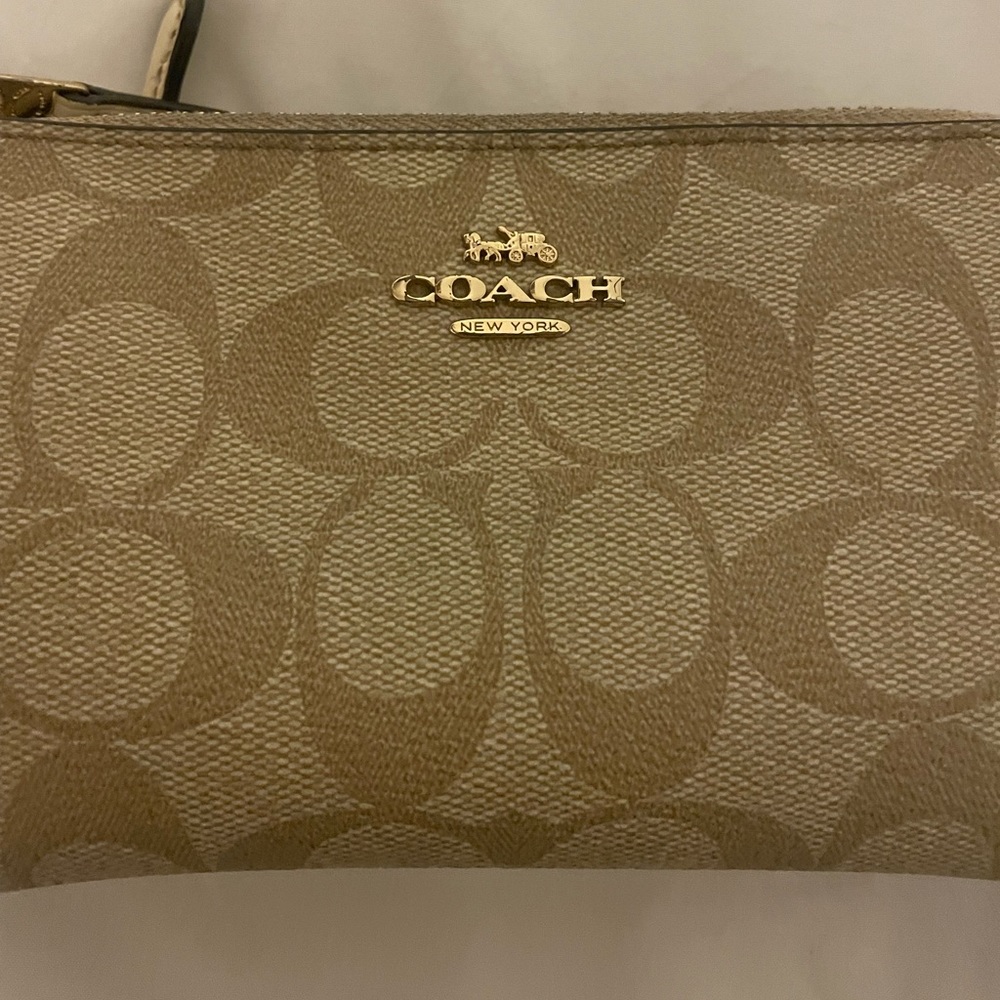 Coach Wallet - Picture 5 of 6